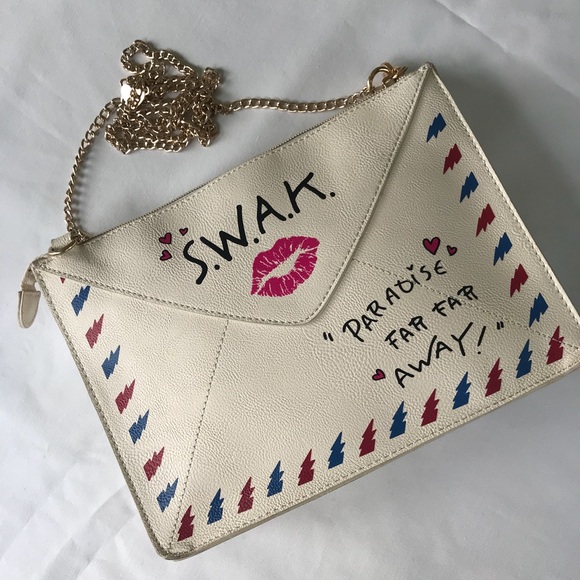 ❌SOLD ❌Betsey Johnson envelope crossbody bag - Picture 4 of 8